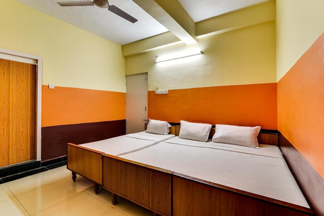 Hotel O Srinivasa Residency Lodge Tirupati Esterno foto