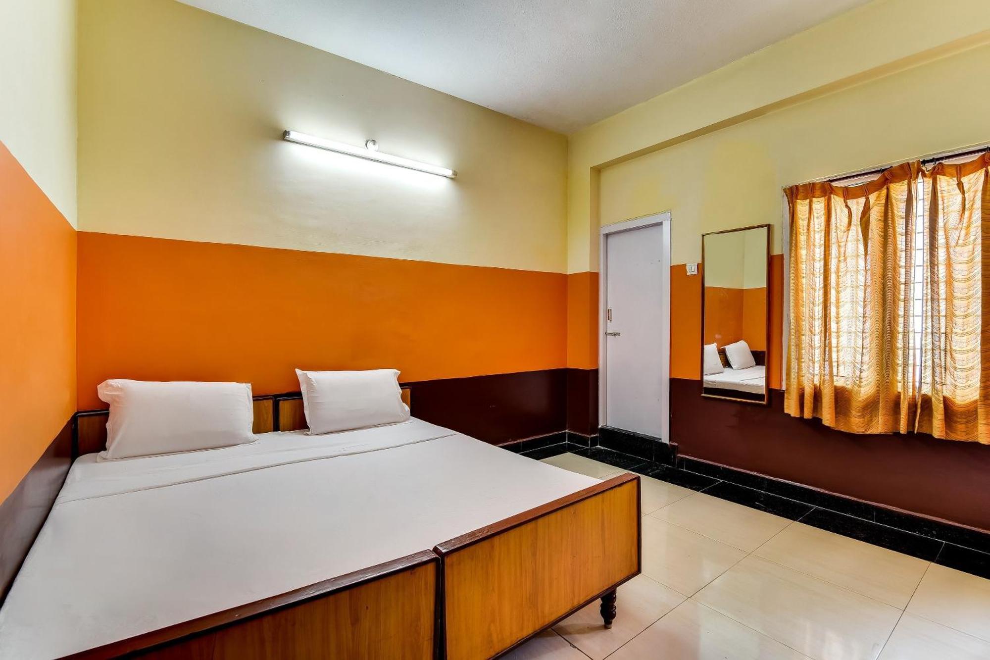 Hotel O Srinivasa Residency Lodge Tirupati Esterno foto