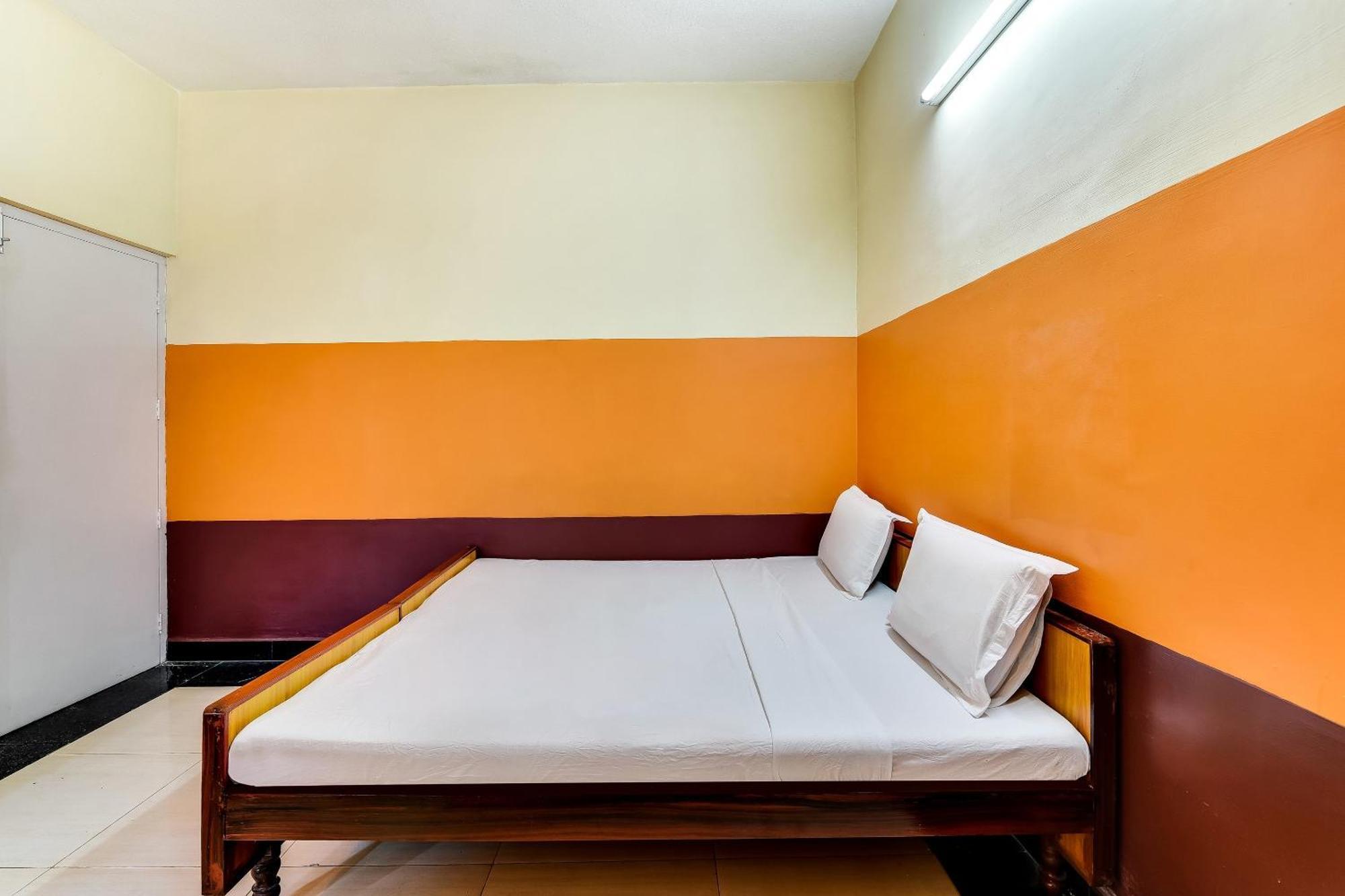 Hotel O Srinivasa Residency Lodge Tirupati Esterno foto