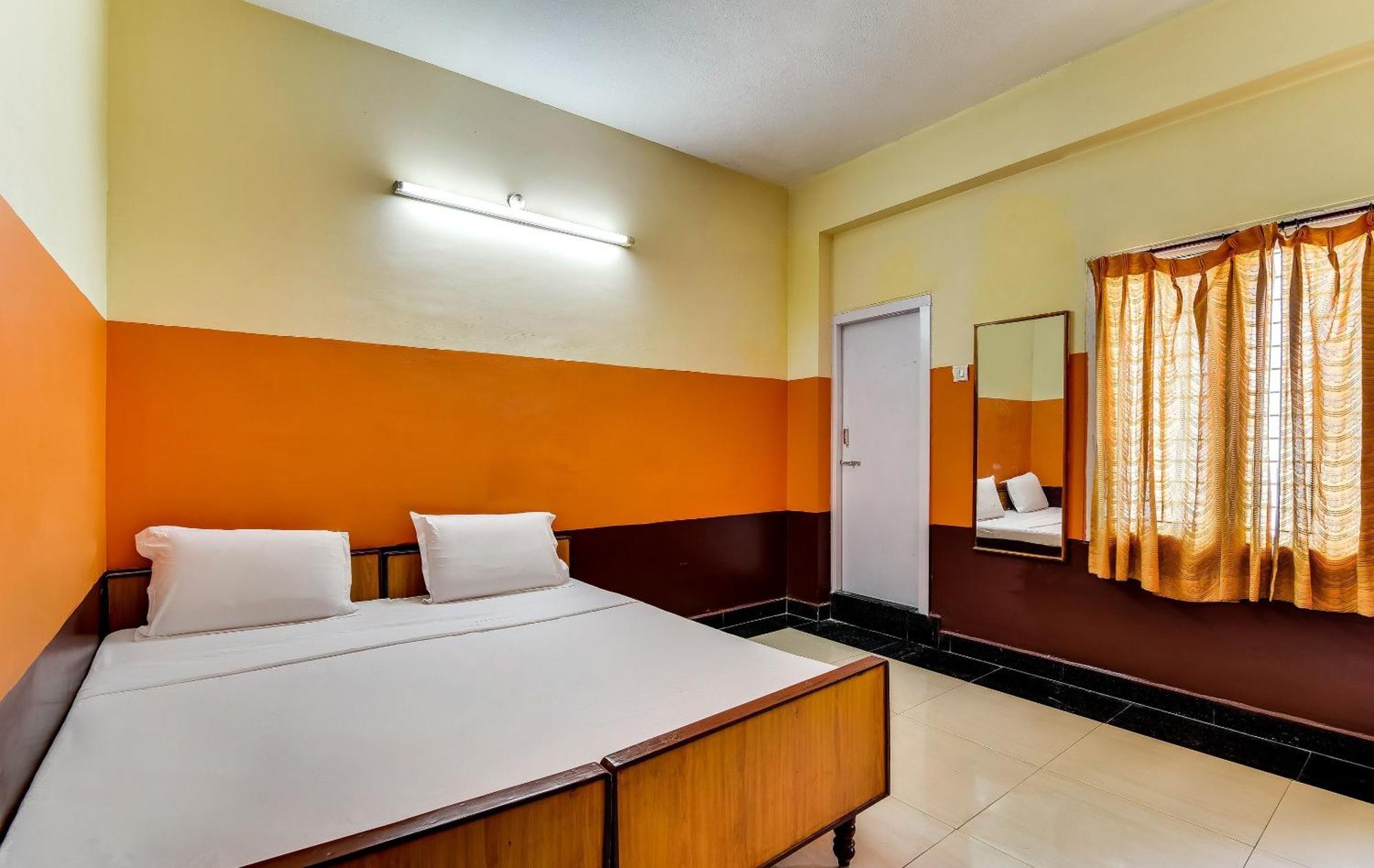Hotel O Srinivasa Residency Lodge Tirupati Esterno foto