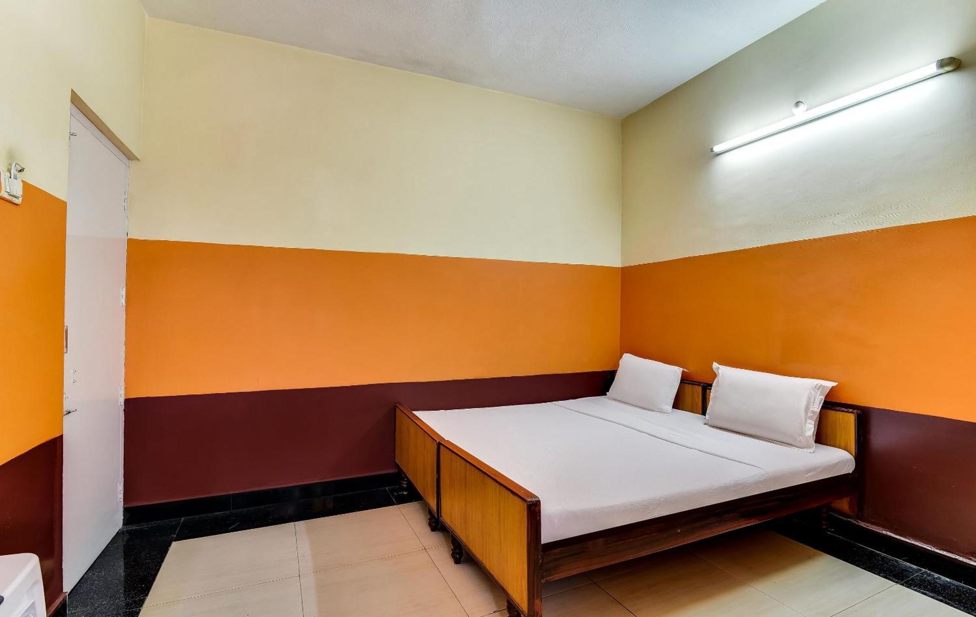 Hotel O Srinivasa Residency Lodge Tirupati Esterno foto